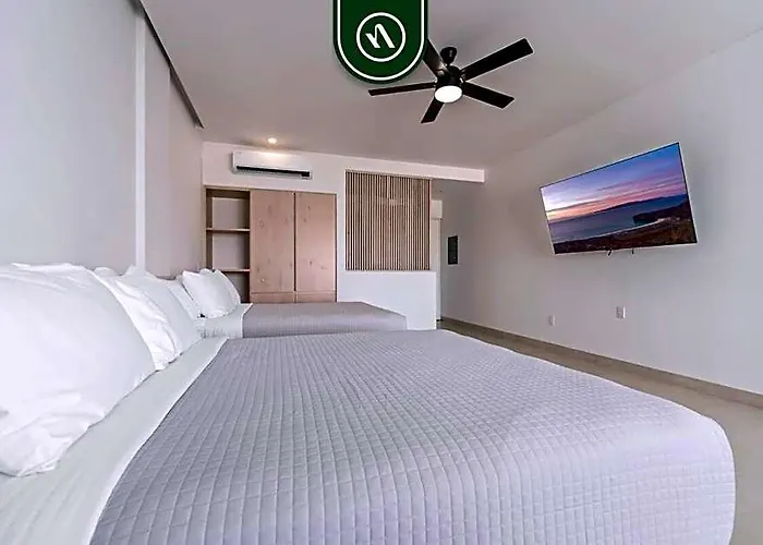 Amazing 2br With Terrace Overlooking The Marina Apartment *